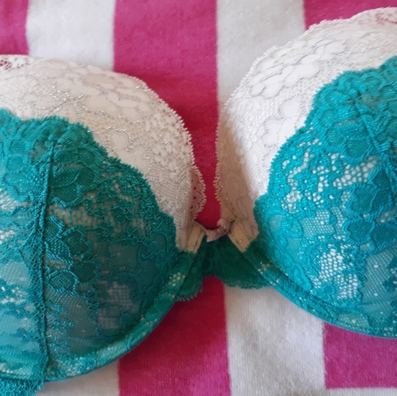 36DD VS Dream Angel's Plunge Bra - Picture 2 of 5